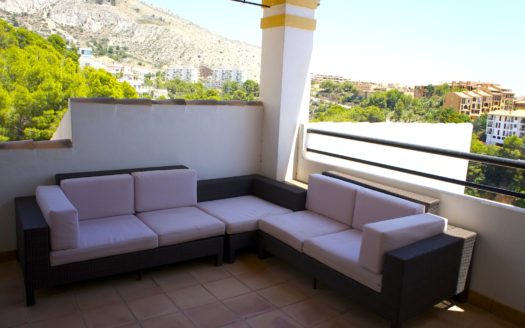 КВАРТИРА С ПАНОРАМНЫМ ВИДОМ В АЛТЕЕ.