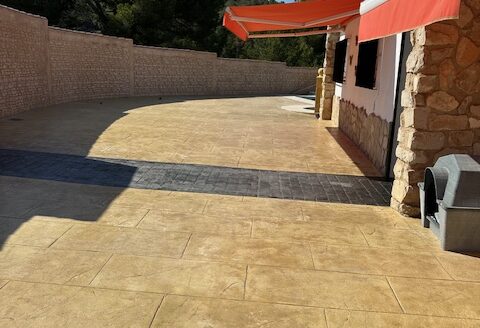 HOUSE WITH THE POOL IN LA NUCIA