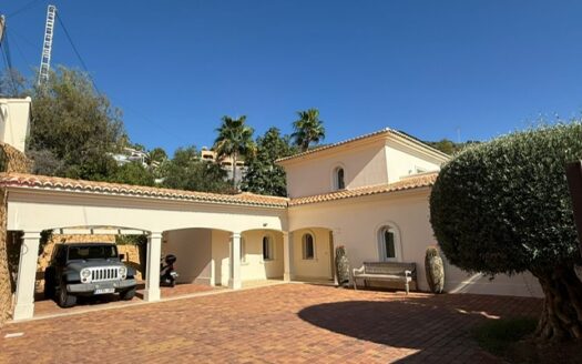 VILLA EN MORAIRA