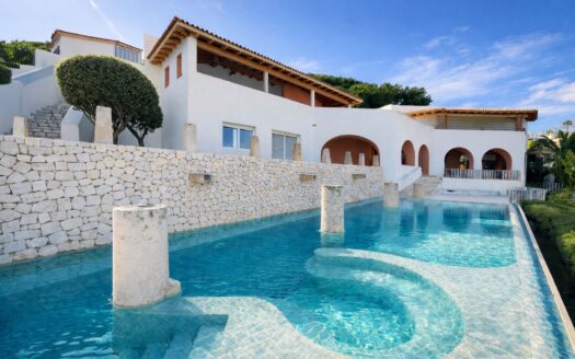 LUXURY HOUSE IN ALTEA